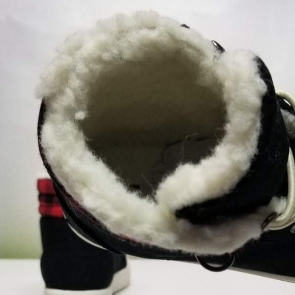Toddler Sherpa Lined Plaid Hi Top Sneakers Size 10 NWT - Picture 8 of 8